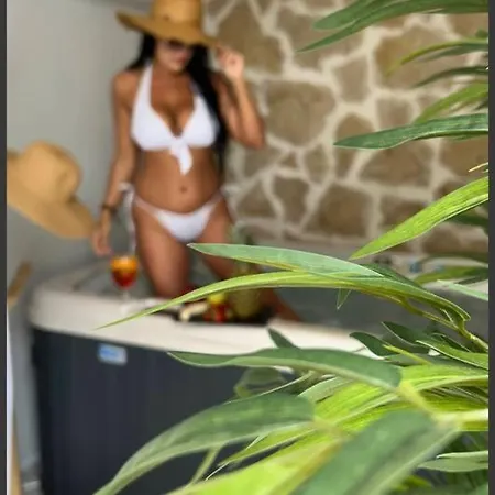 Venus With Hot Tub Agios Prokopios (Naxos)