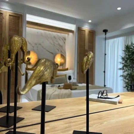 Venus With Hot Tub *